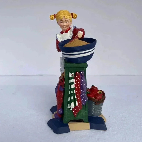 Dept 56‎ All Through The House Madeline Making Cookies 9309-2 With Box - Picture 1 of 8